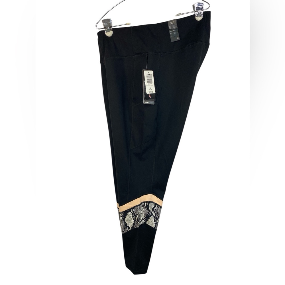 Torrid Active (NWT) Black Leggings with Snake Print Detail Women’s Size 3